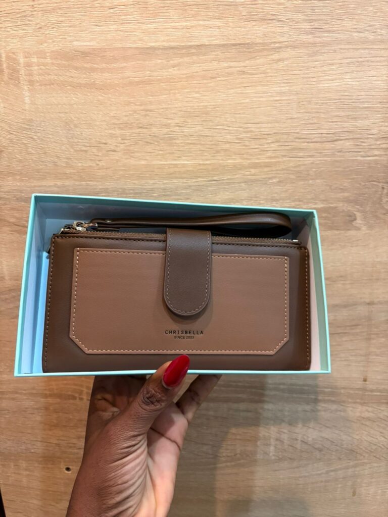 naila purse brown