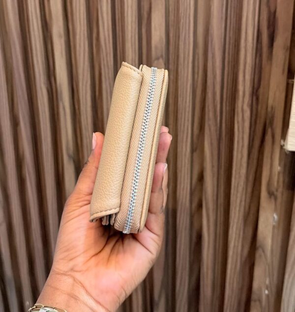 akoma purse cream